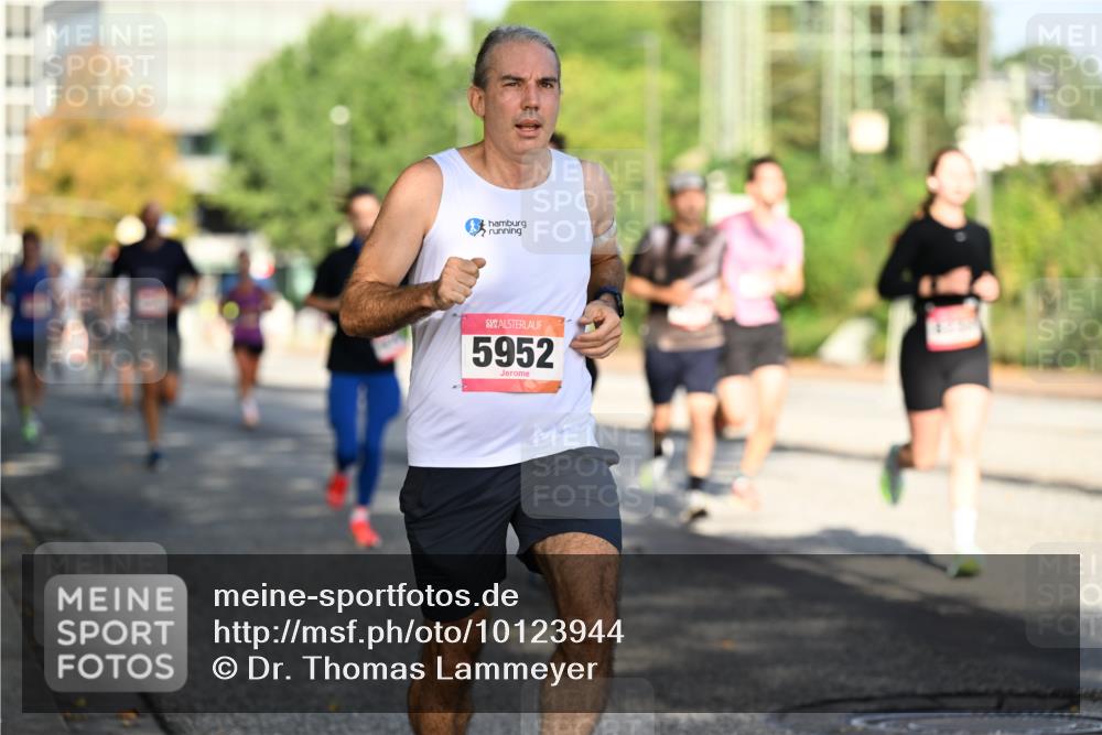 06.09.2026 - CURREX Alsterlauf Dr. Thomas Lammeyer http://msf.ph/oto/10123944 06.09.2026 09:40:34 Laufen 5952 meine-sportfotos.de