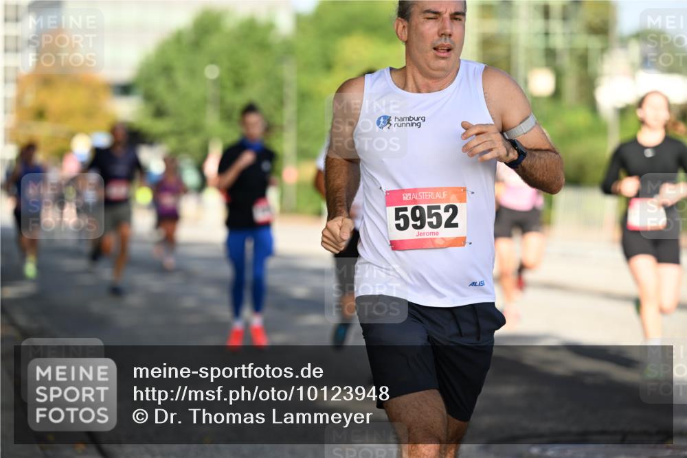 06.09.2026 - CURREX Alsterlauf Dr. Thomas Lammeyer http://msf.ph/oto/10123948 06.09.2026 09:40:35 Laufen 5952 meine-sportfotos.de