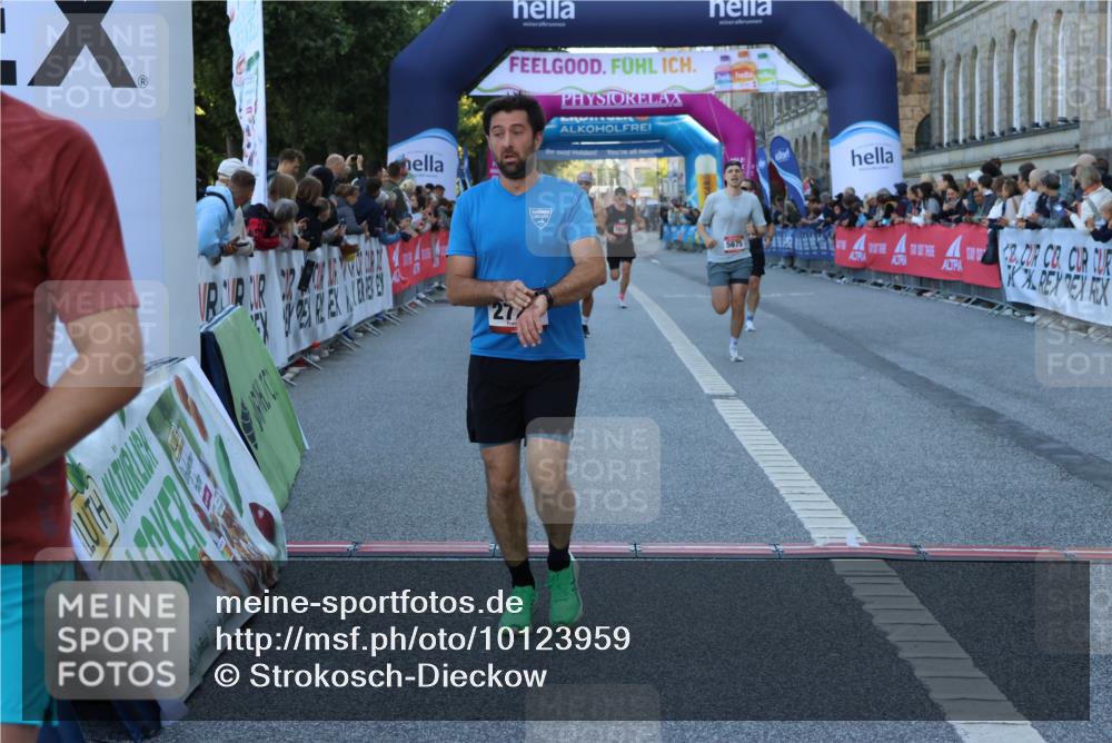 06.09.2026 - CURREX Alsterlauf Strokosch-Dieckow http://msf.ph/oto/10123959 06.09.2026 09:42:46 Ziel 2007, 2729, 3110, 3692, 3815, 4006, 4607, 5173, 5675, 5811, 6376, 6381 meine-sportfotos.de