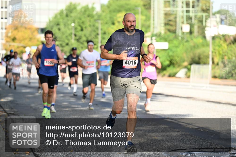 06.09.2026 - CURREX Alsterlauf Dr. Thomas Lammeyer http://msf.ph/oto/10123979 06.09.2026 09:40:39 Laufen 4505, 4016 meine-sportfotos.de