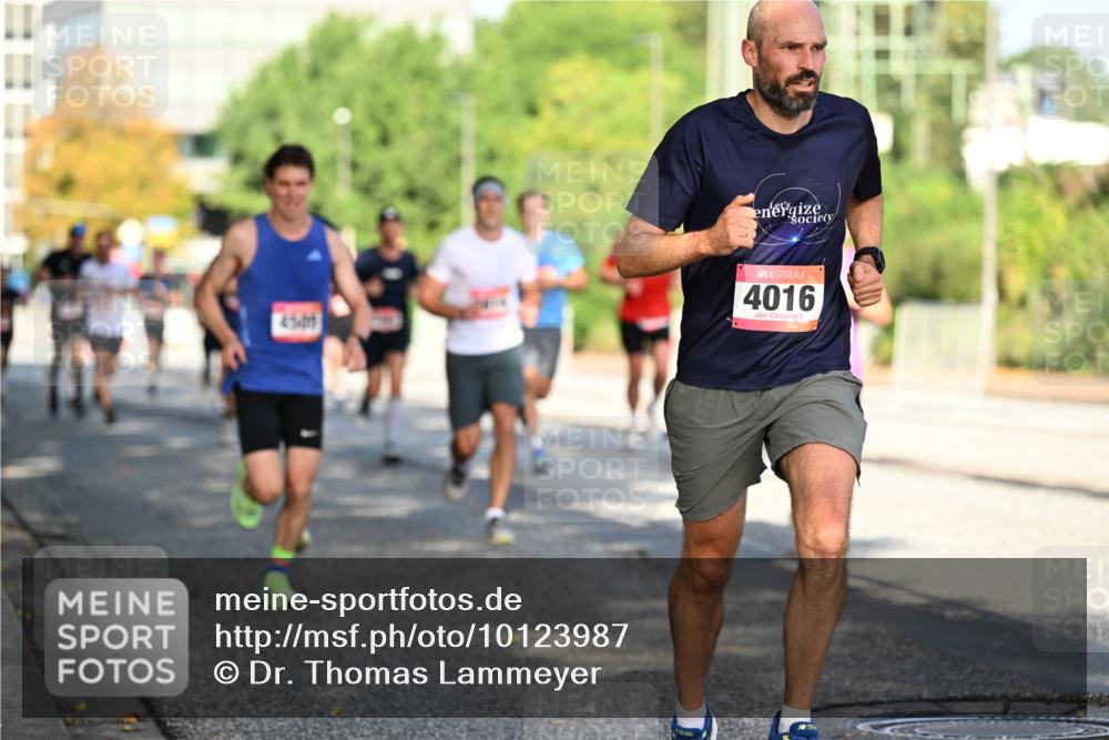 06.09.2026 - CURREX Alsterlauf Dr. Thomas Lammeyer http://msf.ph/oto/10123987 06.09.2026 09:40:39 Laufen 450, 4016 meine-sportfotos.de