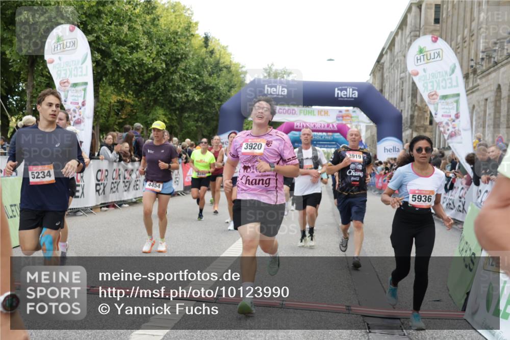06.09.2026 - CURREX Alsterlauf Yannick Fuchs http://msf.ph/oto/10123990 06.09.2026 10:03:08 Ziel 2096, 2778, 3096, 3721, 3762, 3919, 3920, 4229, 4310, 4345, 4348, 4454, 4519, 4919, 4922, 4936, 5047, 5234, 5465, 5756, 5903, 5936, 6046, 6049, 6264, 6324, 6379, 8043, 8100, 8288 meine-sportfotos.de