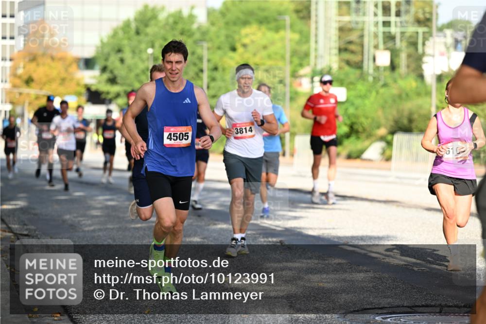 06.09.2026 - CURREX Alsterlauf Dr. Thomas Lammeyer http://msf.ph/oto/10123991 06.09.2026 09:40:40 Laufen 4505, 3814 meine-sportfotos.de