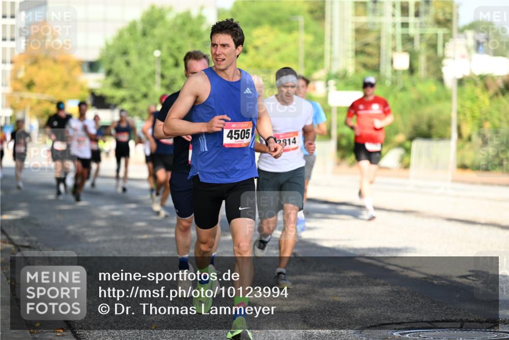 06.09.2026 - CURREX Alsterlauf Dr. Thomas Lammeyer http://msf.ph/oto/10123994 06.09.2026 09:40:40 Laufen 4505, 2814 meine-sportfotos.de
