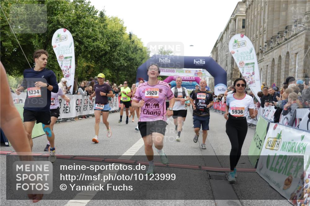 06.09.2026 - CURREX Alsterlauf Yannick Fuchs http://msf.ph/oto/10123999 06.09.2026 10:03:08 Ziel 2096, 2778, 3096, 3721, 3762, 3919, 3920, 4229, 4310, 4345, 4348, 4454, 4519, 4919, 4922, 4936, 5047, 5234, 5465, 5756, 5903, 5936, 6046, 6049, 6264, 6324, 6379, 8043, 8100, 8288 meine-sportfotos.de