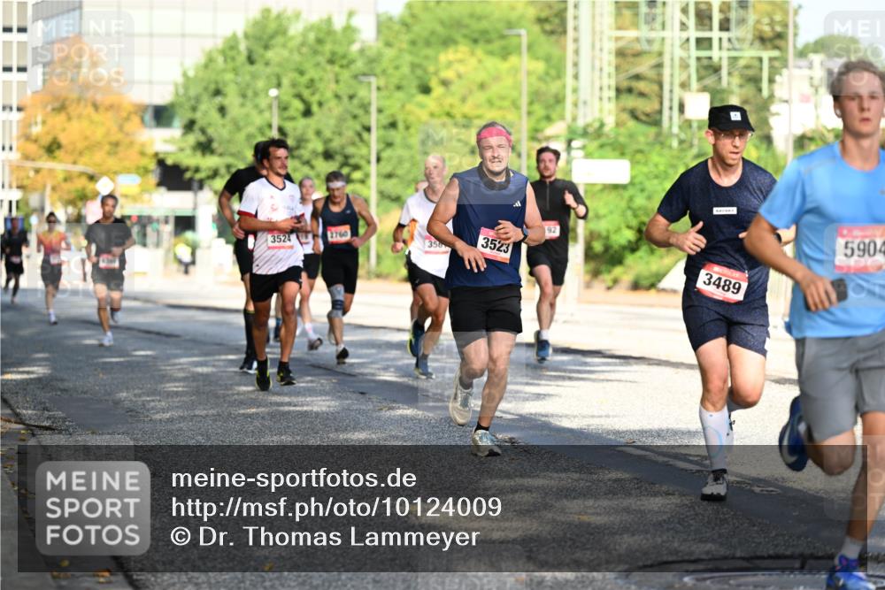 06.09.2026 - CURREX Alsterlauf Dr. Thomas Lammeyer http://msf.ph/oto/10124009 06.09.2026 09:40:43 Laufen 2760, 3524, 356, 3523, 92, 3489, 5904 meine-sportfotos.de
