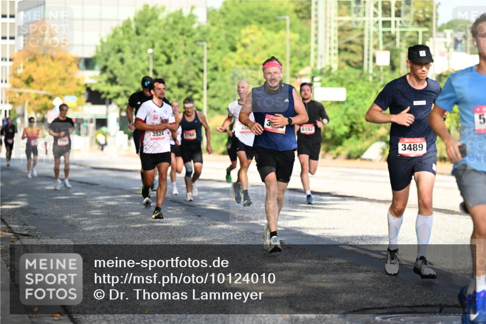 06.09.2026 - CURREX Alsterlauf Dr. Thomas Lammeyer http://msf.ph/oto/10124010 06.09.2026 09:40:43 Laufen 3, 3524, 2760, 6192, 3489, 5 meine-sportfotos.de