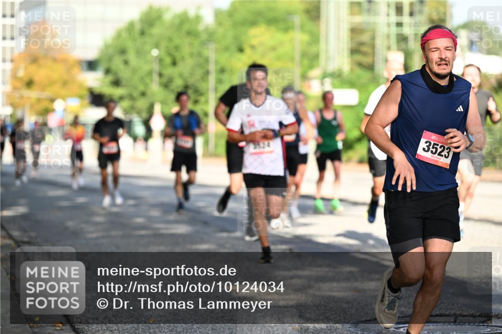 06.09.2026 - CURREX Alsterlauf Dr. Thomas Lammeyer http://msf.ph/oto/10124034 06.09.2026 09:40:45 Laufen 3523 meine-sportfotos.de
