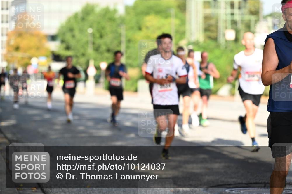 06.09.2026 - CURREX Alsterlauf Dr. Thomas Lammeyer http://msf.ph/oto/10124037 06.09.2026 09:40:46 Laufen  meine-sportfotos.de