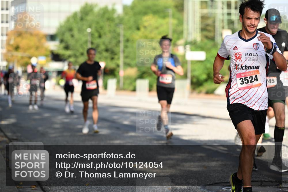 06.09.2026 - CURREX Alsterlauf Dr. Thomas Lammeyer http://msf.ph/oto/10124054 06.09.2026 09:40:47 Laufen 3524, 245 meine-sportfotos.de