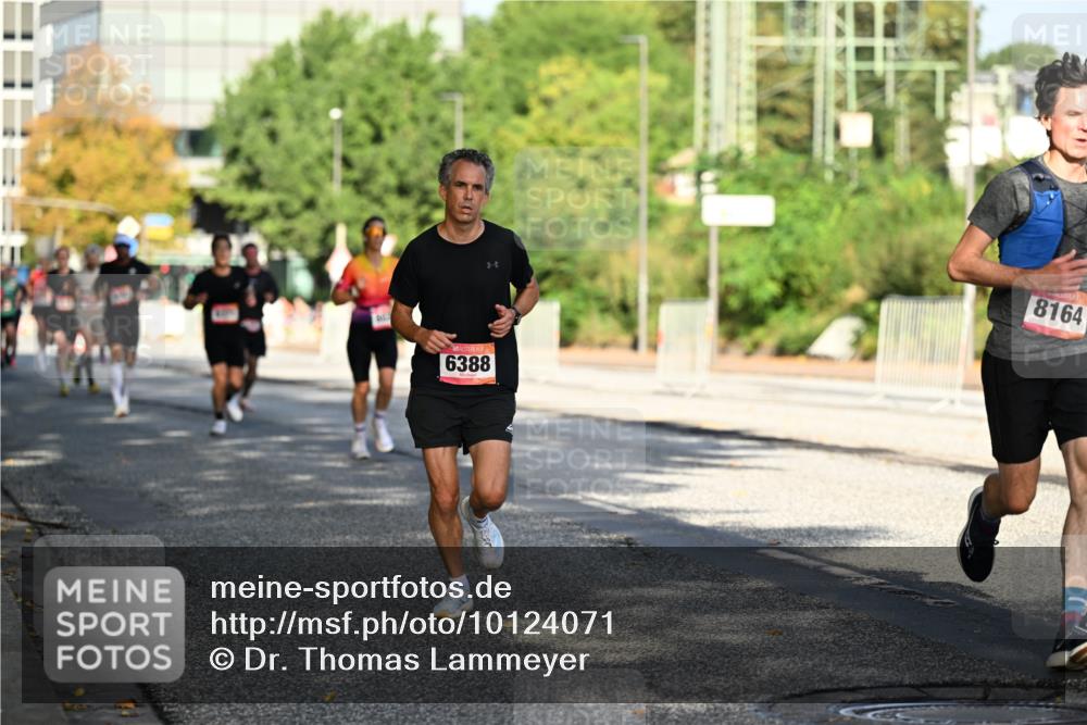 06.09.2026 - CURREX Alsterlauf Dr. Thomas Lammeyer http://msf.ph/oto/10124071 06.09.2026 09:40:49 Laufen 6388, 8164 meine-sportfotos.de