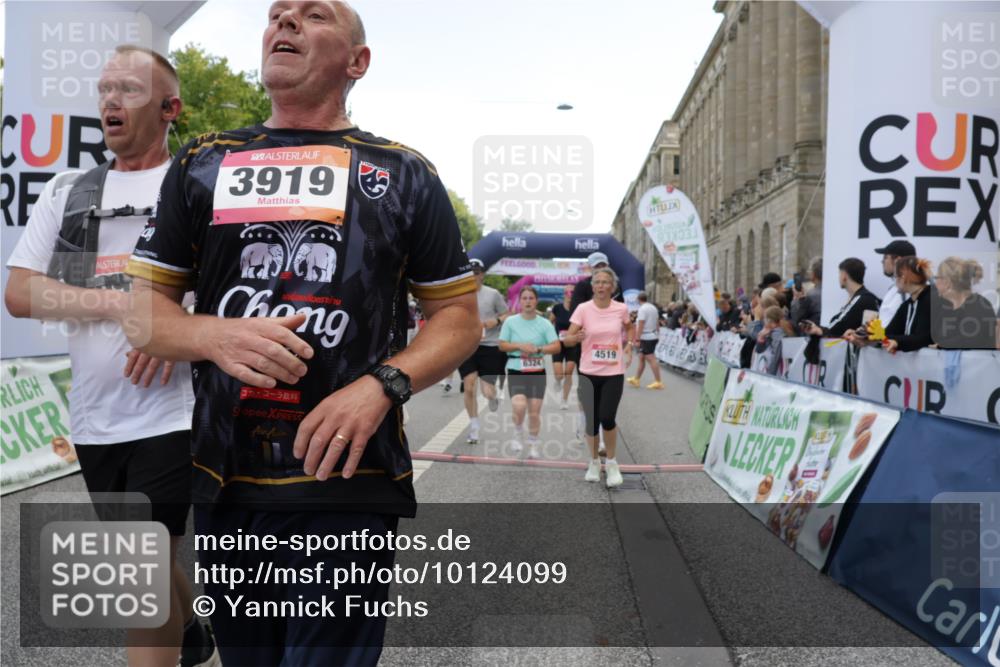 06.09.2026 - CURREX Alsterlauf Yannick Fuchs http://msf.ph/oto/10124099 06.09.2026 10:03:11 Ziel 2096, 2778, 3096, 3131, 3626, 3762, 3919, 3920, 4229, 4310, 4454, 4519, 4919, 4922, 4936, 5047, 5054, 5234, 5653, 5756, 5903, 5936, 6049, 6264, 6324, 6377, 6379, 8043, 8100, 8288 meine-sportfotos.de