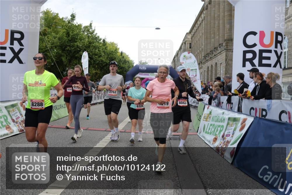06.09.2026 - CURREX Alsterlauf Yannick Fuchs http://msf.ph/oto/10124122 06.09.2026 10:03:12 Ziel 2096, 2778, 3096, 3131, 3626, 3762, 3919, 3920, 4229, 4310, 4454, 4519, 4919, 4922, 4936, 5047, 5054, 5234, 5653, 5756, 5936, 6049, 6264, 6324, 6377, 6379, 8043, 8100, 8288 meine-sportfotos.de