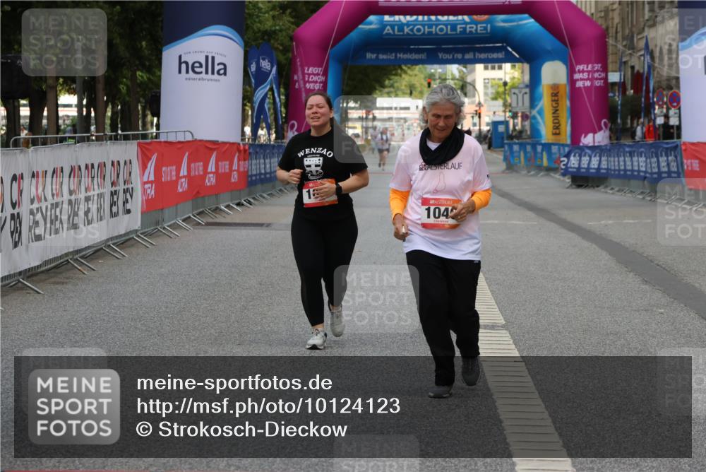 06.09.2026 - CURREX Alsterlauf Strokosch-Dieckow http://msf.ph/oto/10124123 06.09.2026 12:12:40 Ziel 1046, 1071 meine-sportfotos.de