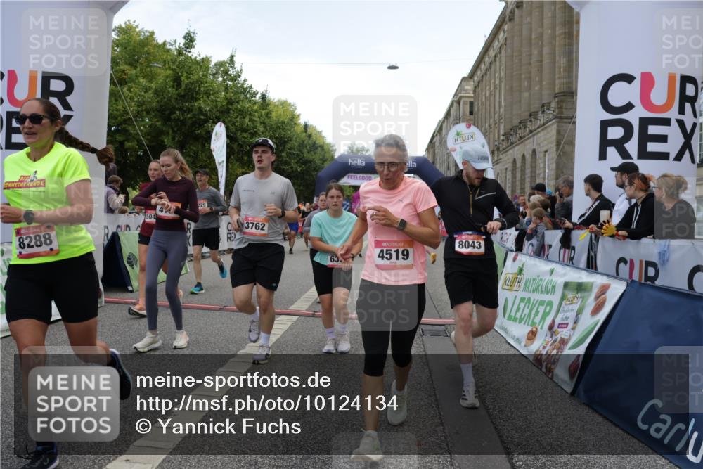 06.09.2026 - CURREX Alsterlauf Yannick Fuchs http://msf.ph/oto/10124134 06.09.2026 10:03:12 Ziel 2096, 2778, 3096, 3131, 3626, 3762, 3919, 3920, 4229, 4310, 4454, 4519, 4919, 4922, 4936, 5047, 5054, 5234, 5653, 5756, 5936, 6049, 6264, 6324, 6377, 6379, 8043, 8100, 8288 meine-sportfotos.de