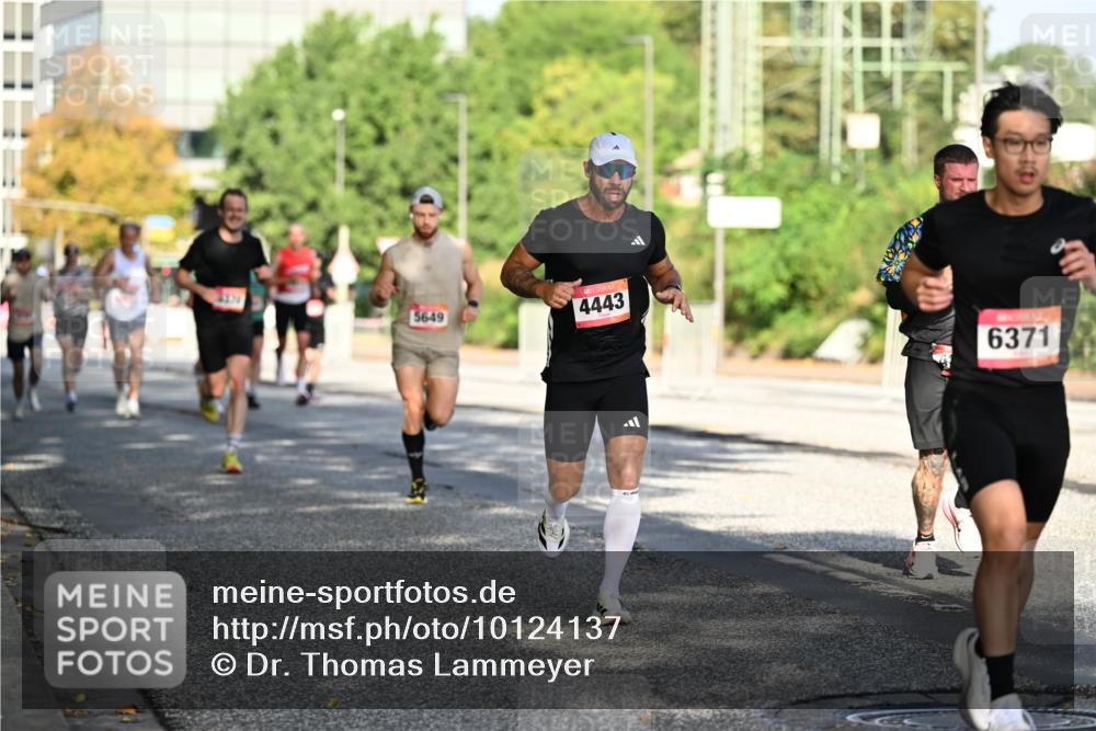 06.09.2026 - CURREX Alsterlauf Dr. Thomas Lammeyer http://msf.ph/oto/10124137 06.09.2026 09:40:55 Laufen 5649, 4443, 6371 meine-sportfotos.de