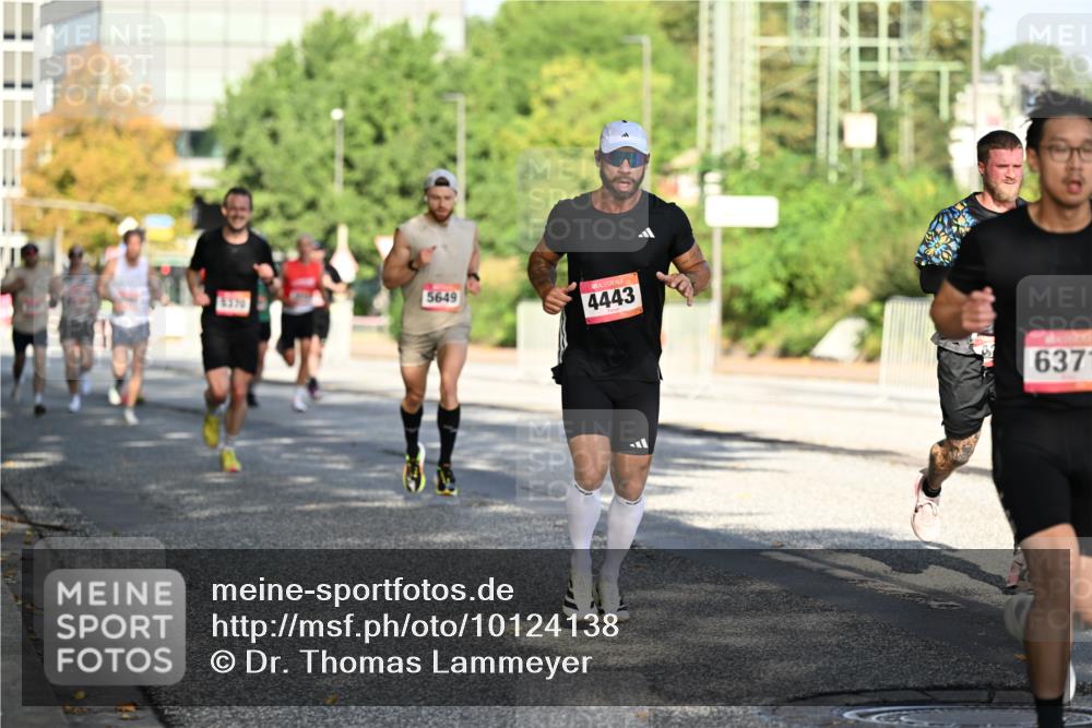 06.09.2026 - CURREX Alsterlauf Dr. Thomas Lammeyer http://msf.ph/oto/10124138 06.09.2026 09:40:55 Laufen 5649, 4443, 6371 meine-sportfotos.de