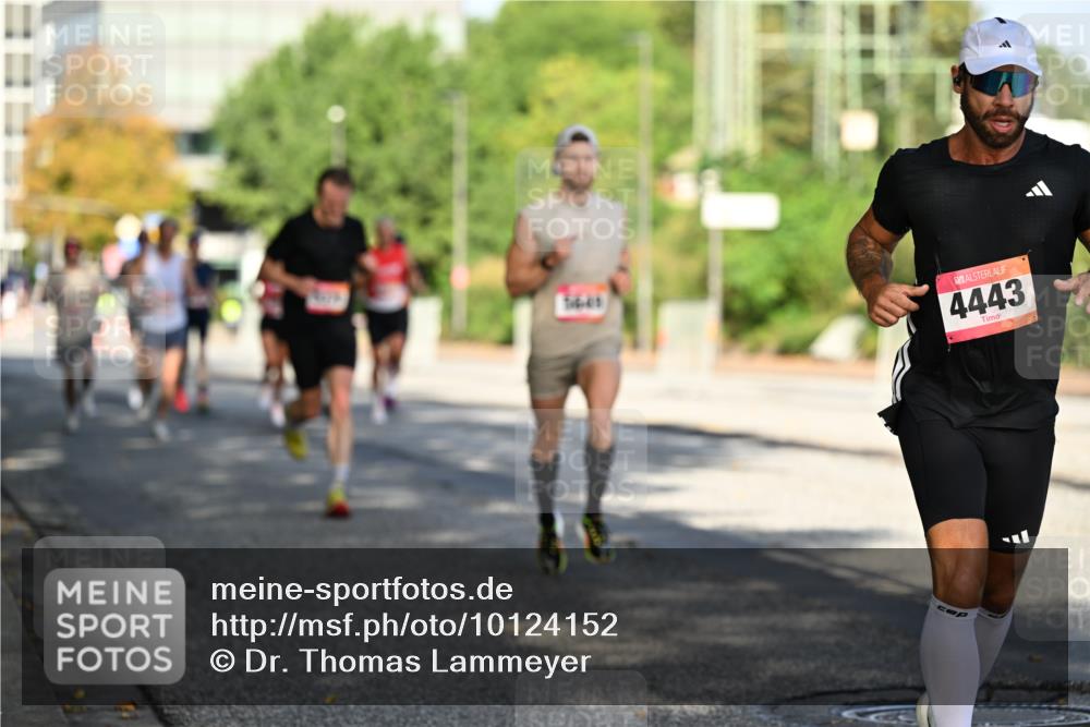 06.09.2026 - CURREX Alsterlauf Dr. Thomas Lammeyer http://msf.ph/oto/10124152 06.09.2026 09:40:56 Laufen 3641, 4443 meine-sportfotos.de