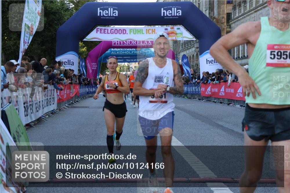 06.09.2026 - CURREX Alsterlauf Strokosch-Dieckow http://msf.ph/oto/10124166 06.09.2026 09:43:03 Ziel 2715, 3361, 5325, 5950, 6140, 6221, 6421, 8321 meine-sportfotos.de