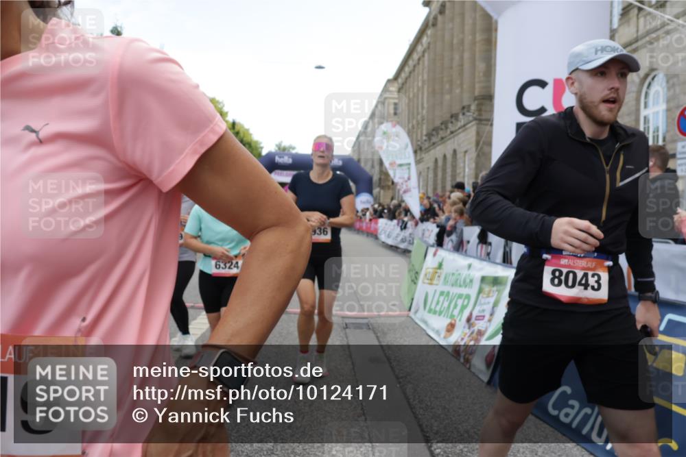 06.09.2026 - CURREX Alsterlauf Yannick Fuchs http://msf.ph/oto/10124171 06.09.2026 10:03:13 Ziel 2096, 2778, 3096, 3131, 3626, 3762, 3919, 3920, 4229, 4310, 4454, 4519, 4919, 4936, 5047, 5054, 5234, 5653, 5756, 5936, 6050, 6264, 6324, 6377, 6379, 8043, 8288 meine-sportfotos.de