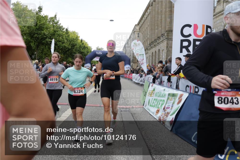 06.09.2026 - CURREX Alsterlauf Yannick Fuchs http://msf.ph/oto/10124176 06.09.2026 10:03:14 Ziel 2096, 2778, 3131, 3626, 3762, 3919, 3920, 4229, 4310, 4454, 4519, 4919, 4936, 5025, 5047, 5054, 5234, 5653, 5756, 5936, 6050, 6264, 6324, 6377, 6379, 8043, 8288 meine-sportfotos.de