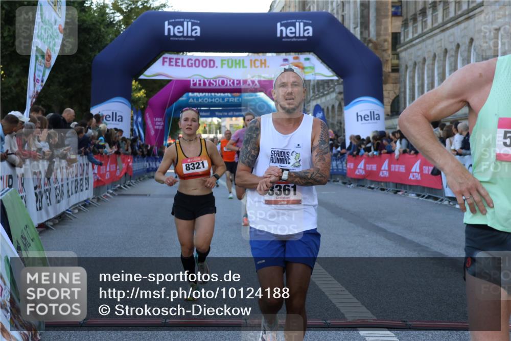 06.09.2026 - CURREX Alsterlauf Strokosch-Dieckow http://msf.ph/oto/10124188 06.09.2026 09:43:03 Ziel 2715, 3361, 5325, 5950, 6140, 6221, 6421, 8321 meine-sportfotos.de