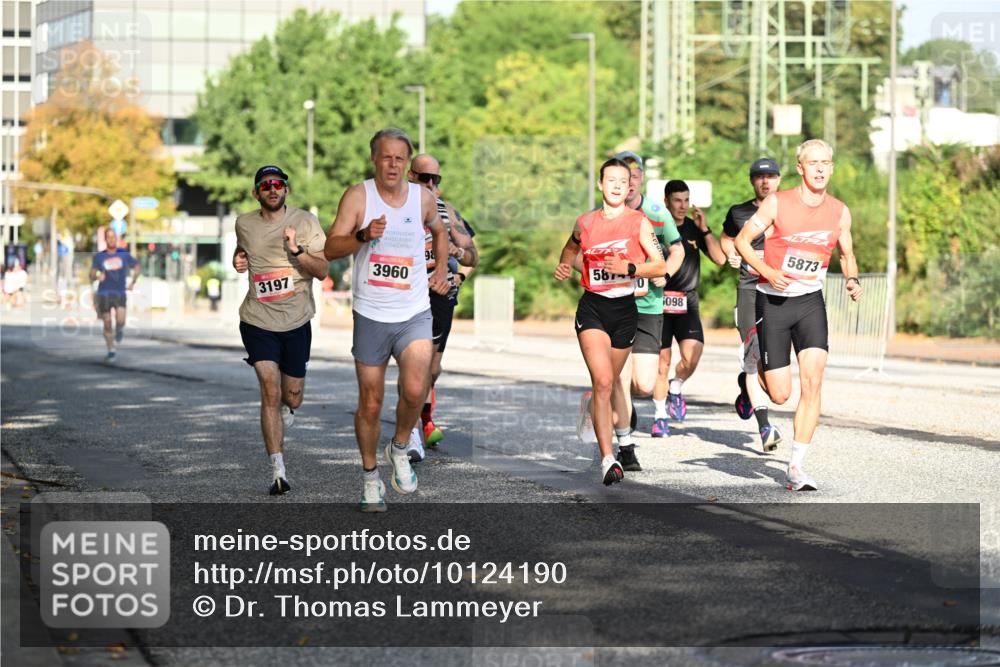 06.09.2026 - CURREX Alsterlauf Dr. Thomas Lammeyer http://msf.ph/oto/10124190 06.09.2026 09:41:01 Laufen 3197, 3960, 98, 587, 6098, 5873 meine-sportfotos.de