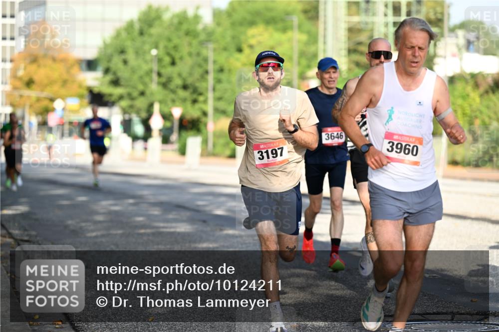 06.09.2026 - CURREX Alsterlauf Dr. Thomas Lammeyer http://msf.ph/oto/10124211 06.09.2026 09:41:03 Laufen 3197, 3646, 3960 meine-sportfotos.de