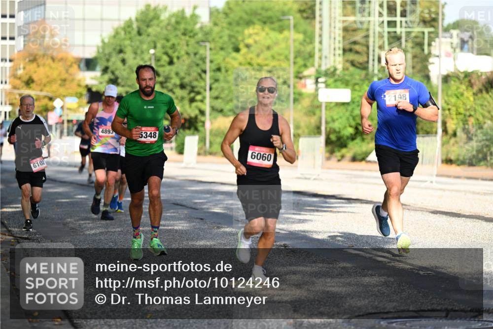06.09.2026 - CURREX Alsterlauf Dr. Thomas Lammeyer http://msf.ph/oto/10124246 06.09.2026 09:41:10 Laufen 6102, 4893, 5348, 6060, 2198 meine-sportfotos.de