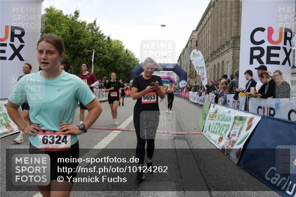 06.09.2026 - CURREX Alsterlauf Yannick Fuchs http://msf.ph/oto/10124262 06.09.2026 10:03:16 Ziel 2096, 2778, 3131, 3626, 3762, 3919, 3920, 4229, 4310, 4454, 4519, 4919, 4936, 5025, 5047, 5054, 5552, 5653, 5756, 5936, 6050, 6264, 6324, 6377, 8043, 8288 meine-sportfotos.de