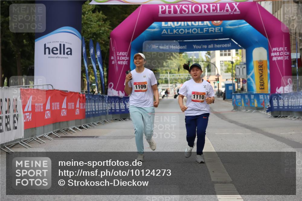 06.09.2026 - CURREX Alsterlauf Strokosch-Dieckow http://msf.ph/oto/10124273 06.09.2026 12:13:36 Ziel 1109, 1110 meine-sportfotos.de