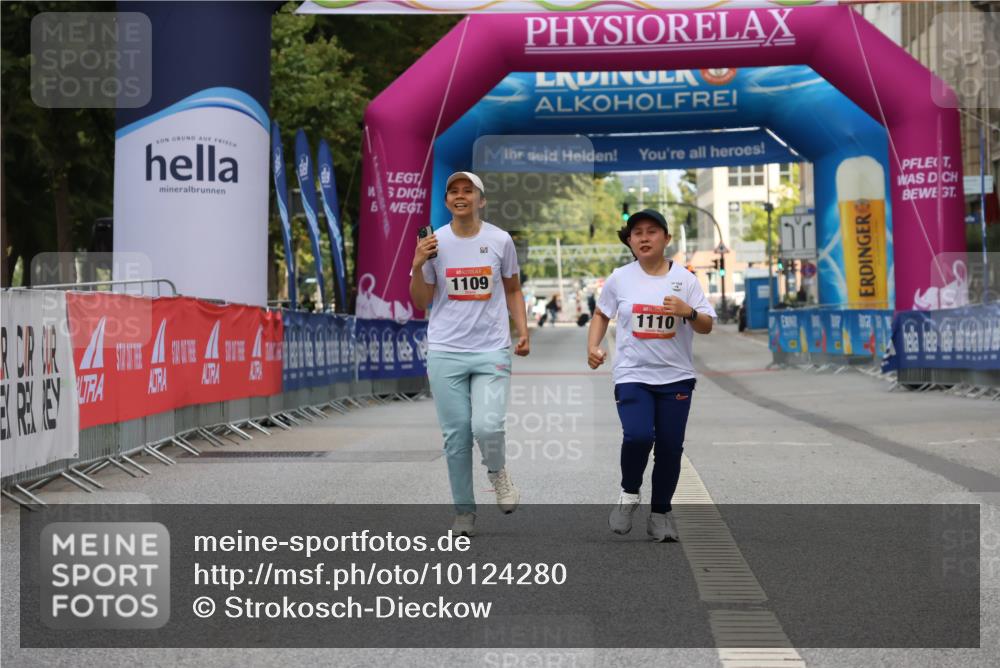 06.09.2026 - CURREX Alsterlauf Strokosch-Dieckow http://msf.ph/oto/10124280 06.09.2026 12:13:36 Ziel 1109, 1110 meine-sportfotos.de