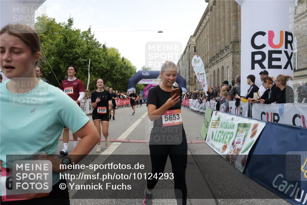 06.09.2026 - CURREX Alsterlauf Yannick Fuchs http://msf.ph/oto/10124293 06.09.2026 10:03:16 Ziel 2096, 2778, 3131, 3626, 3762, 3919, 3920, 4229, 4310, 4454, 4519, 4919, 4936, 5025, 5047, 5054, 5552, 5653, 5756, 5936, 6050, 6264, 6324, 6377, 8043, 8288 meine-sportfotos.de