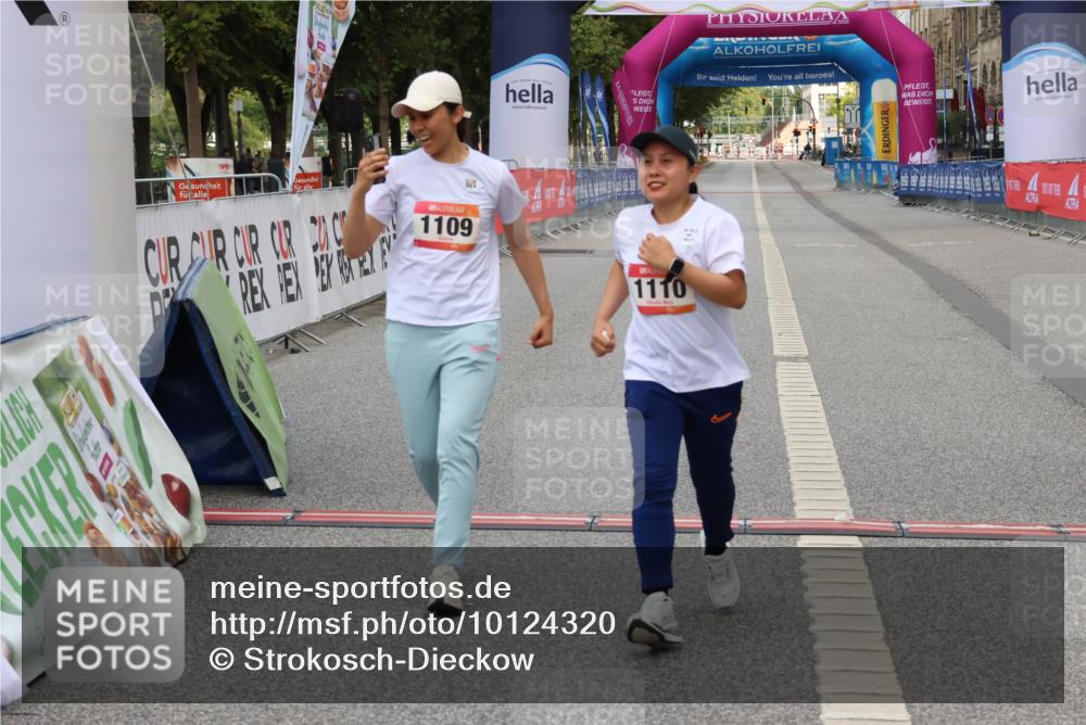 06.09.2026 - CURREX Alsterlauf Strokosch-Dieckow http://msf.ph/oto/10124320 06.09.2026 12:13:41 Ziel 1109, 1110 meine-sportfotos.de