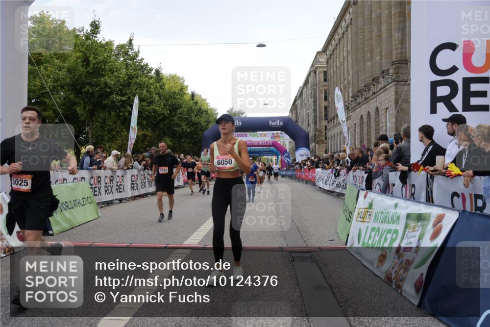 06.09.2026 - CURREX Alsterlauf Yannick Fuchs http://msf.ph/oto/10124376 06.09.2026 10:03:19 Ziel 2323, 2334, 2522, 3131, 3626, 3762, 3874, 4229, 4919, 4936, 5025, 5047, 5054, 5552, 5653, 5756, 6050, 6345, 6355, 6377, 8043, 8150 meine-sportfotos.de