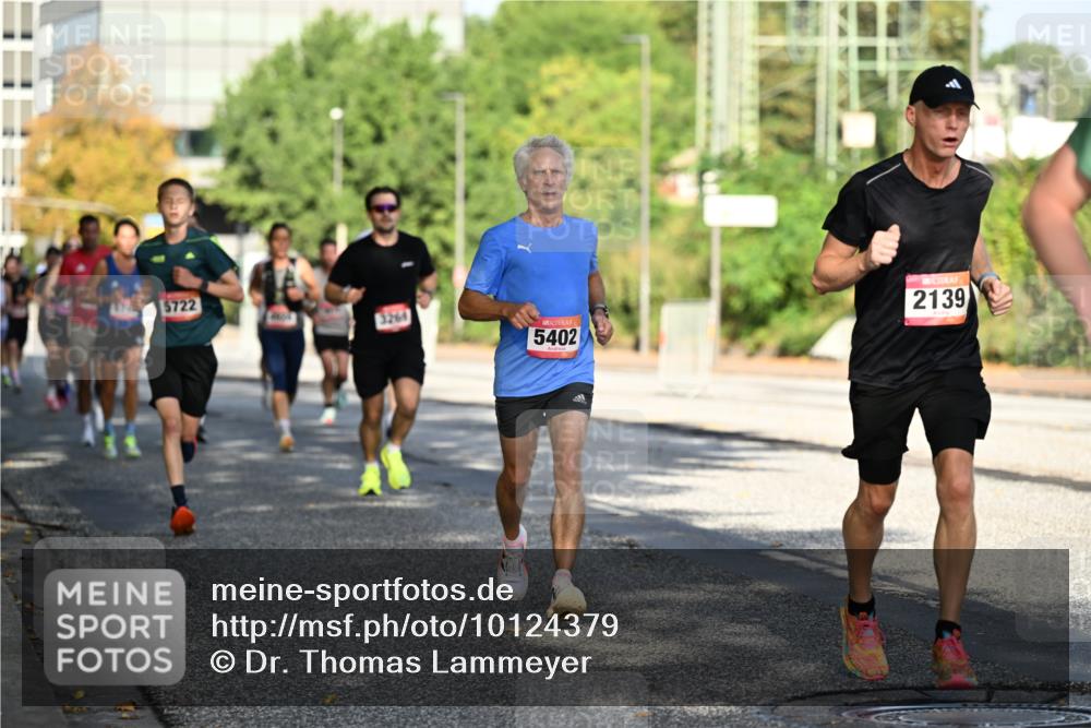 06.09.2026 - CURREX Alsterlauf Dr. Thomas Lammeyer http://msf.ph/oto/10124379 06.09.2026 09:41:24 Laufen 5722, 5402, 2139 meine-sportfotos.de