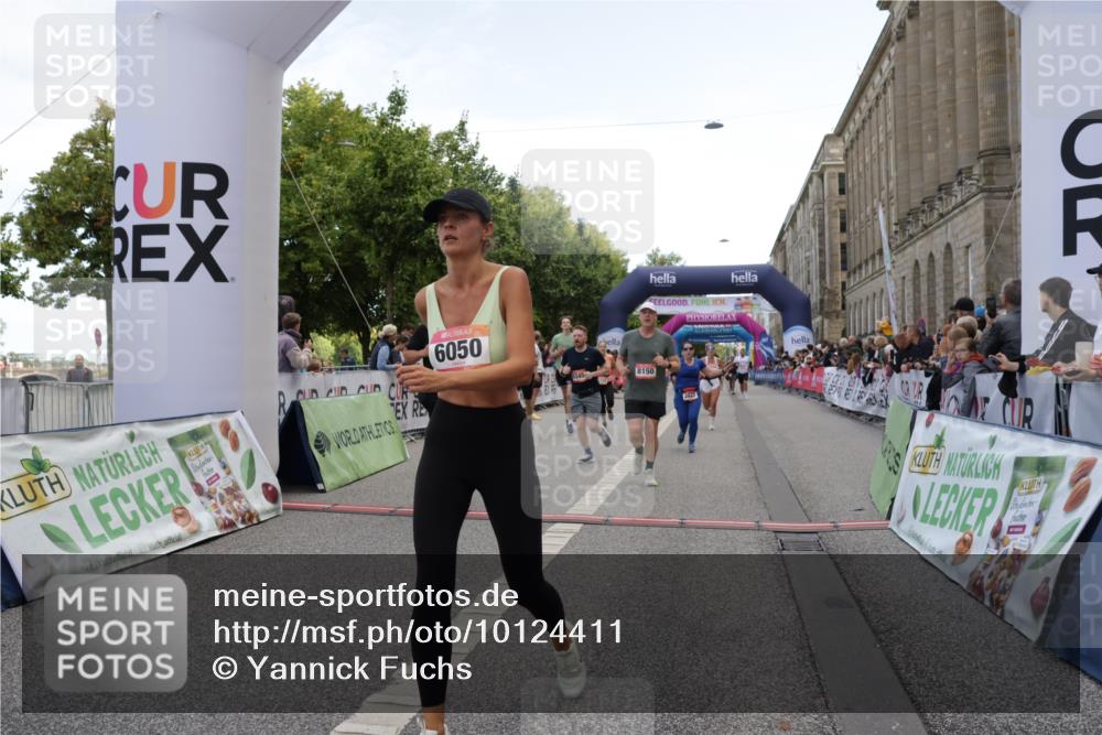 06.09.2026 - CURREX Alsterlauf Yannick Fuchs http://msf.ph/oto/10124411 06.09.2026 10:03:20 Ziel 2280, 2323, 2334, 2522, 3131, 3625, 3626, 3874, 4229, 4919, 4936, 5025, 5054, 5552, 5653, 5756, 6050, 6345, 6355, 6377, 8150 meine-sportfotos.de