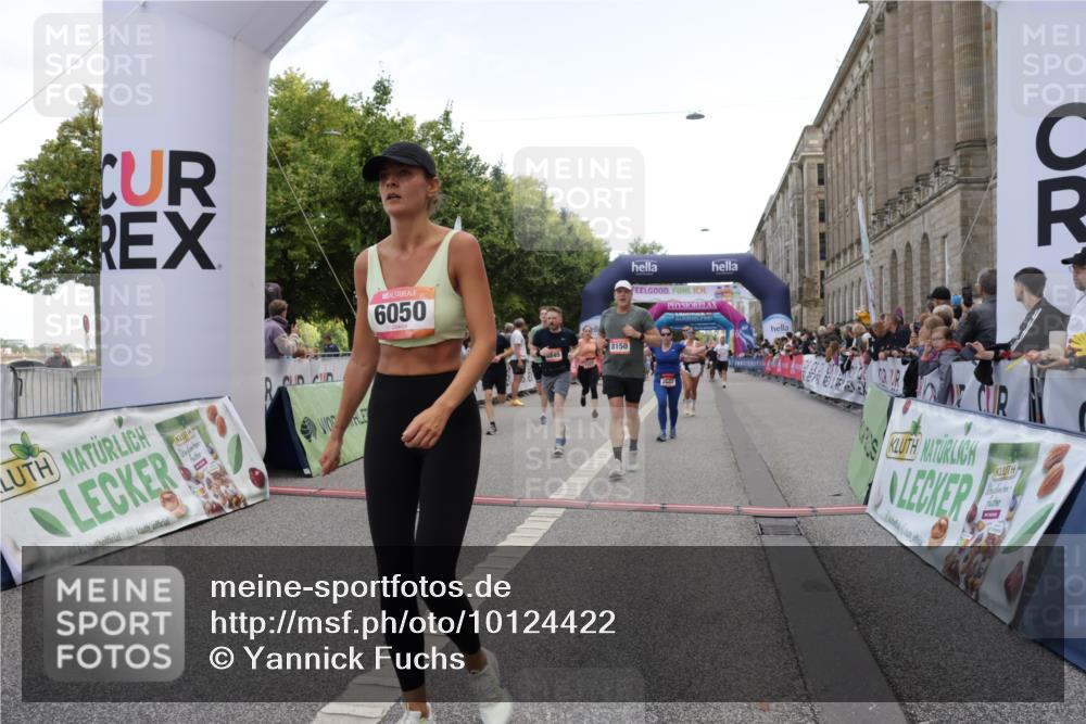 06.09.2026 - CURREX Alsterlauf Yannick Fuchs http://msf.ph/oto/10124422 06.09.2026 10:03:20 Ziel 2280, 2323, 2334, 2522, 3131, 3625, 3626, 3874, 4229, 4919, 4936, 5025, 5054, 5552, 5653, 5756, 6050, 6345, 6355, 6377, 8150 meine-sportfotos.de