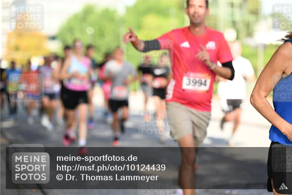 06.09.2026 - CURREX Alsterlauf Dr. Thomas Lammeyer http://msf.ph/oto/10124439 06.09.2026 09:41:30 Laufen 3994 meine-sportfotos.de