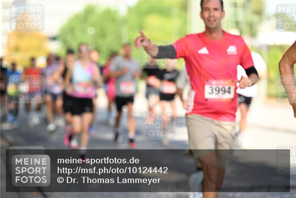 06.09.2026 - CURREX Alsterlauf Dr. Thomas Lammeyer http://msf.ph/oto/10124442 06.09.2026 09:41:30 Laufen 3994 meine-sportfotos.de