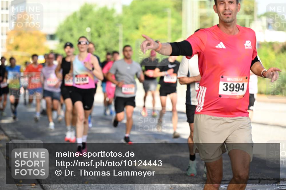 06.09.2026 - CURREX Alsterlauf Dr. Thomas Lammeyer http://msf.ph/oto/10124443 06.09.2026 09:41:30 Laufen 2106, 3994 meine-sportfotos.de