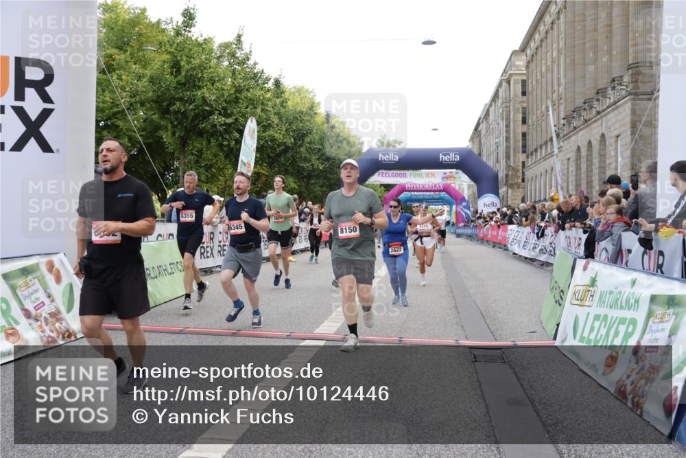 06.09.2026 - CURREX Alsterlauf Yannick Fuchs http://msf.ph/oto/10124446 06.09.2026 10:03:21 Ziel 2280, 2323, 2334, 2522, 3131, 3625, 3626, 3874, 5025, 5054, 5552, 5651, 5653, 6050, 6345, 6355, 6377, 8150 meine-sportfotos.de