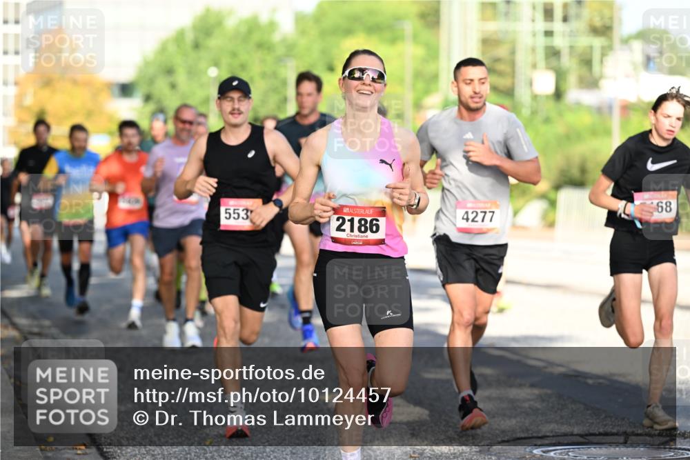 06.09.2026 - CURREX Alsterlauf Dr. Thomas Lammeyer http://msf.ph/oto/10124457 06.09.2026 09:41:32 Laufen 553, 2186, 68, 4277 meine-sportfotos.de