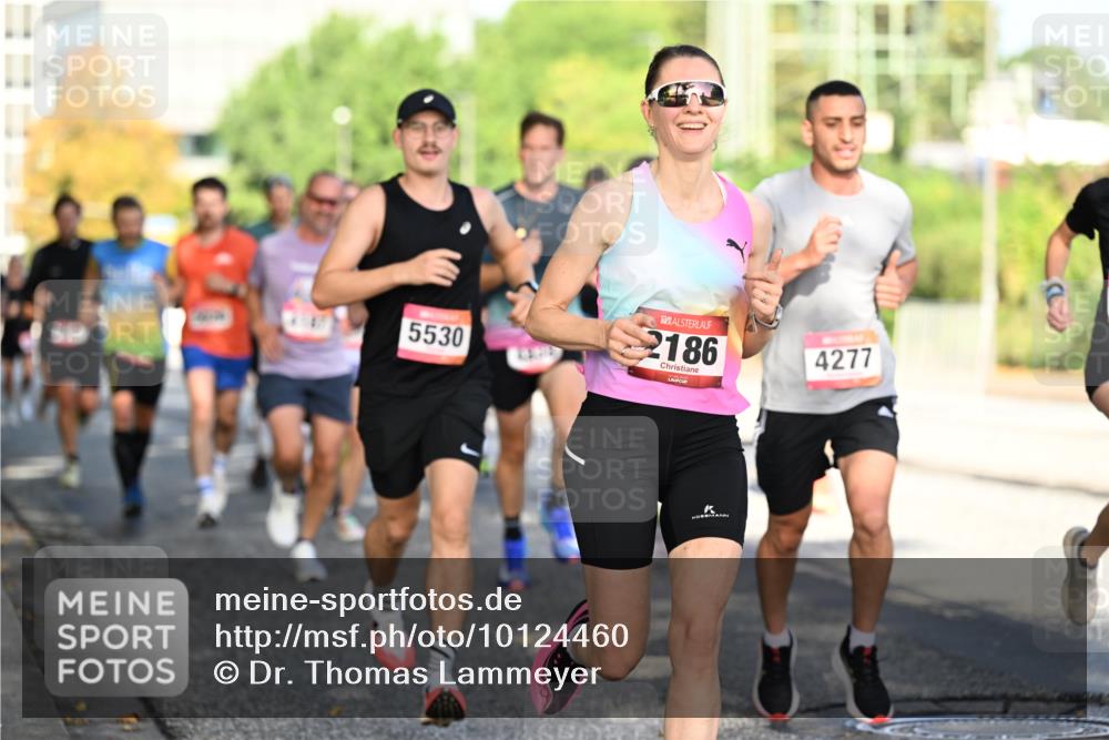 06.09.2026 - CURREX Alsterlauf Dr. Thomas Lammeyer http://msf.ph/oto/10124460 06.09.2026 09:41:32 Laufen 11, 5530, 2186, 4277 meine-sportfotos.de