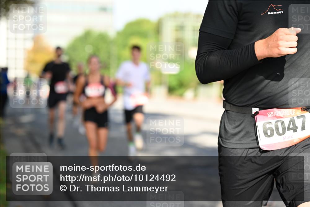 06.09.2026 - CURREX Alsterlauf Dr. Thomas Lammeyer http://msf.ph/oto/10124492 06.09.2026 09:41:38 Laufen 6047 meine-sportfotos.de