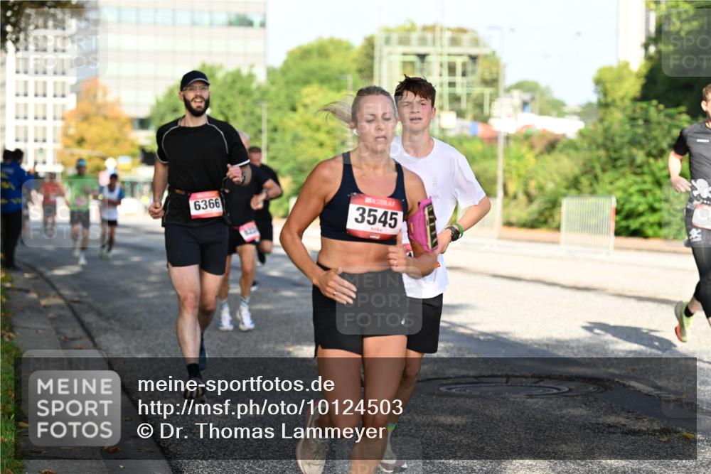 06.09.2026 - CURREX Alsterlauf Dr. Thomas Lammeyer http://msf.ph/oto/10124503 06.09.2026 09:41:39 Laufen 6366, 3545 meine-sportfotos.de