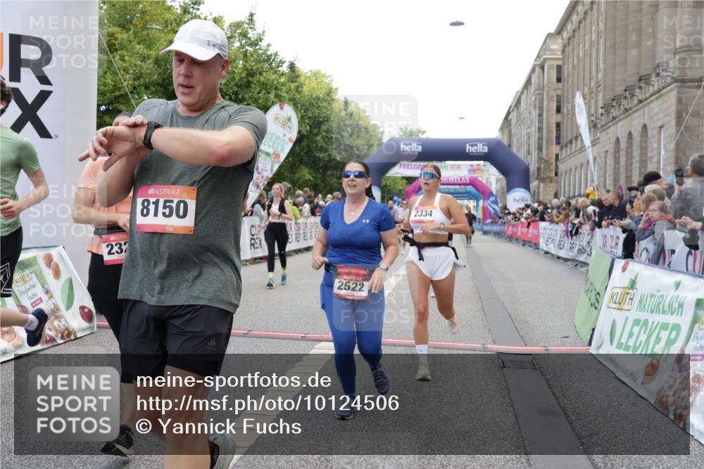 06.09.2026 - CURREX Alsterlauf Yannick Fuchs http://msf.ph/oto/10124506 06.09.2026 10:03:23 Ziel 2280, 2323, 2334, 2522, 2740, 2741, 3131, 3625, 3874, 5025, 5054, 5330, 5552, 5651, 6050, 6345, 6355, 6377, 8150 meine-sportfotos.de