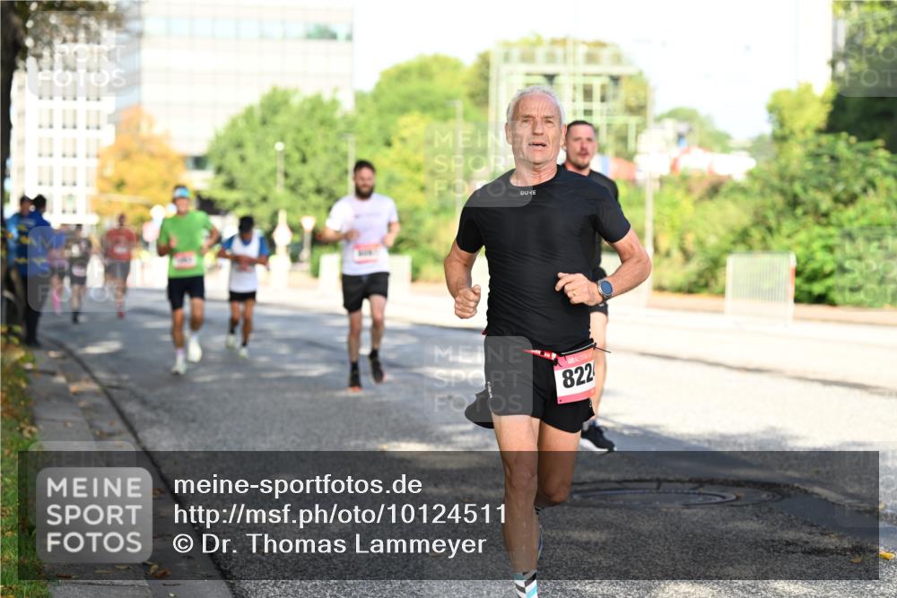 06.09.2026 - CURREX Alsterlauf Dr. Thomas Lammeyer http://msf.ph/oto/10124511 06.09.2026 09:41:41 Laufen 822 meine-sportfotos.de
