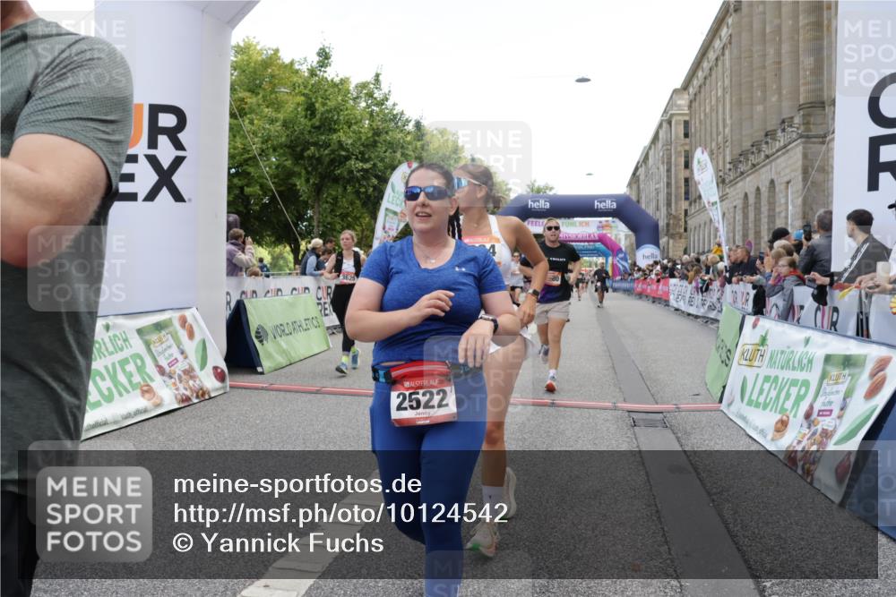 06.09.2026 - CURREX Alsterlauf Yannick Fuchs http://msf.ph/oto/10124542 06.09.2026 10:03:24 Ziel 2280, 2323, 2334, 2522, 2740, 2741, 2820, 3625, 3874, 5025, 5330, 5552, 5651, 6050, 6345, 6355, 8150 meine-sportfotos.de