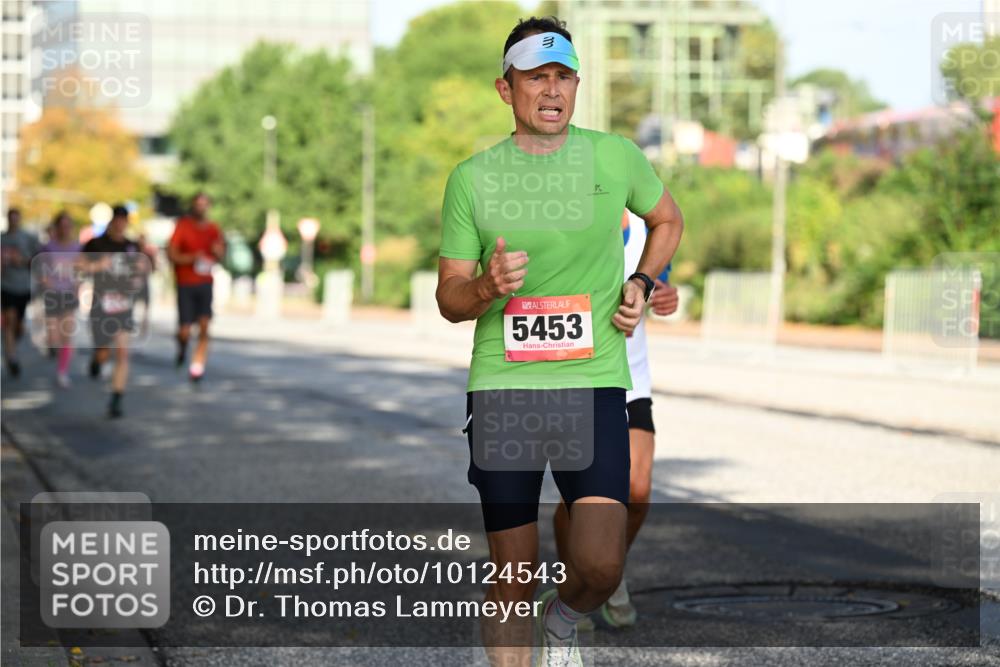 06.09.2026 - CURREX Alsterlauf Dr. Thomas Lammeyer http://msf.ph/oto/10124543 06.09.2026 09:41:45 Laufen 5453 meine-sportfotos.de